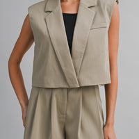 Chic Sleeveless Blazer Vest with Pleated Shorts Set