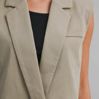 Chic Sleeveless Blazer Vest with Pleated Shorts Set
