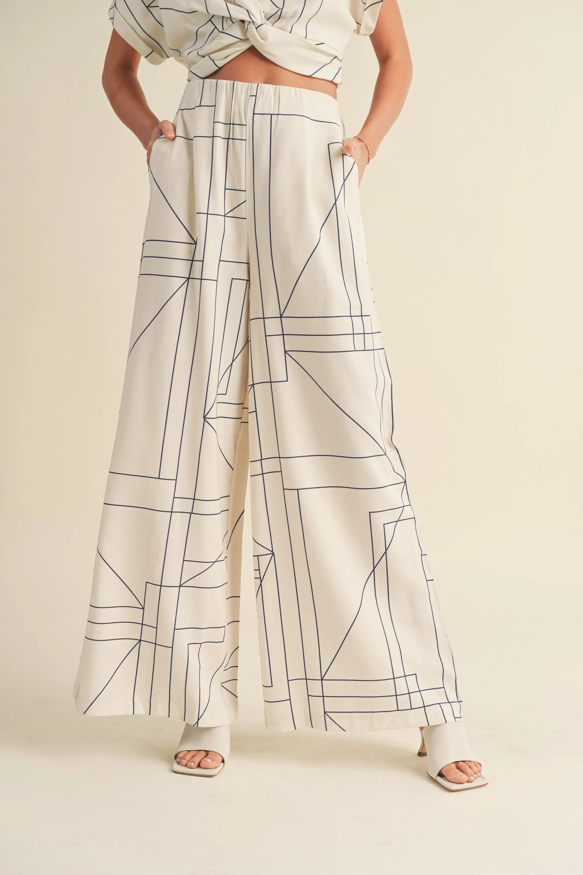 Grid Pattern Wide Leg Pants | Evercado