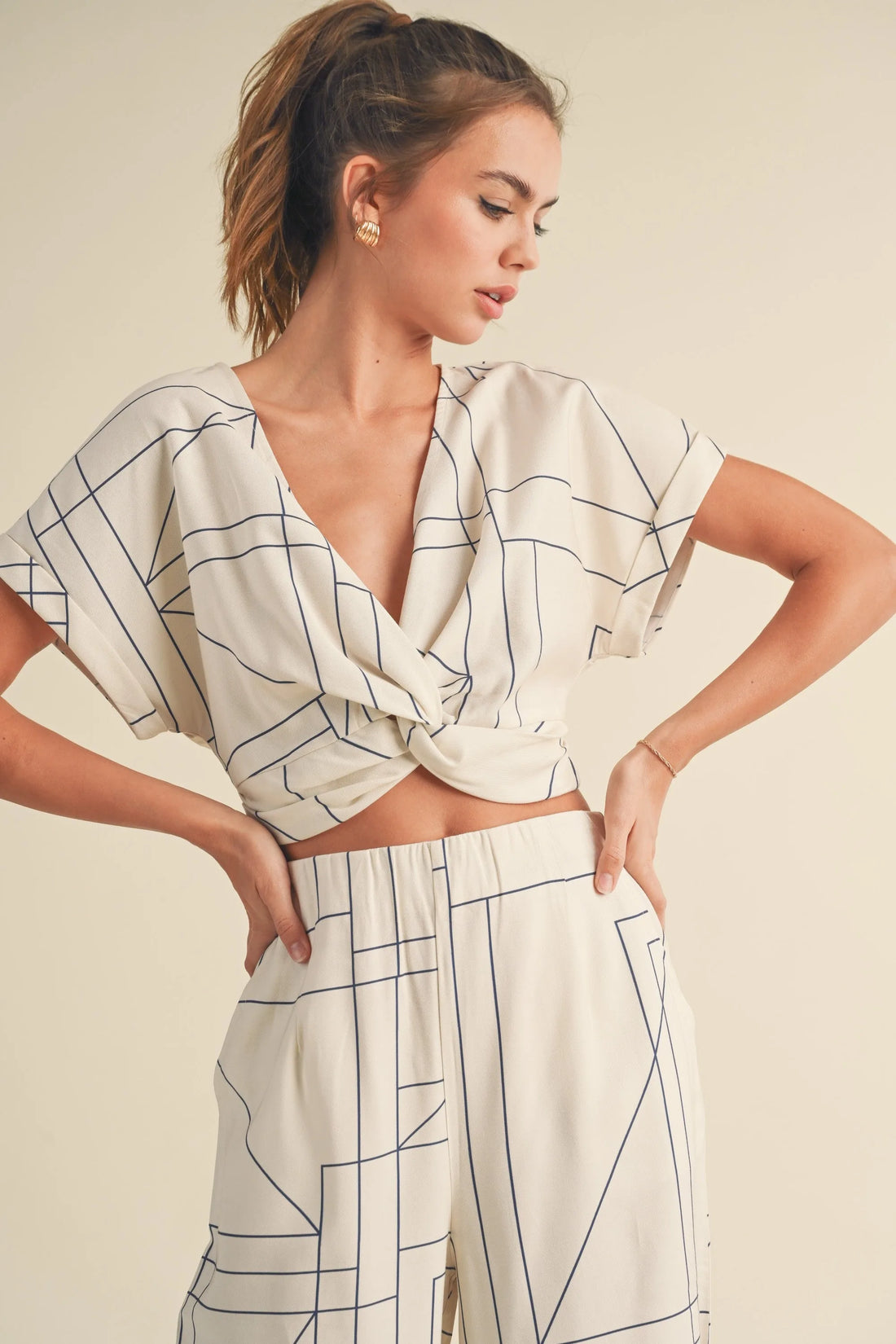 Grid Pattern Crop Blouse