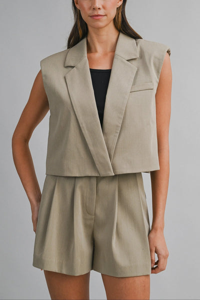Chic Sleeveless Blazer Vest with Pleated Shorts Set