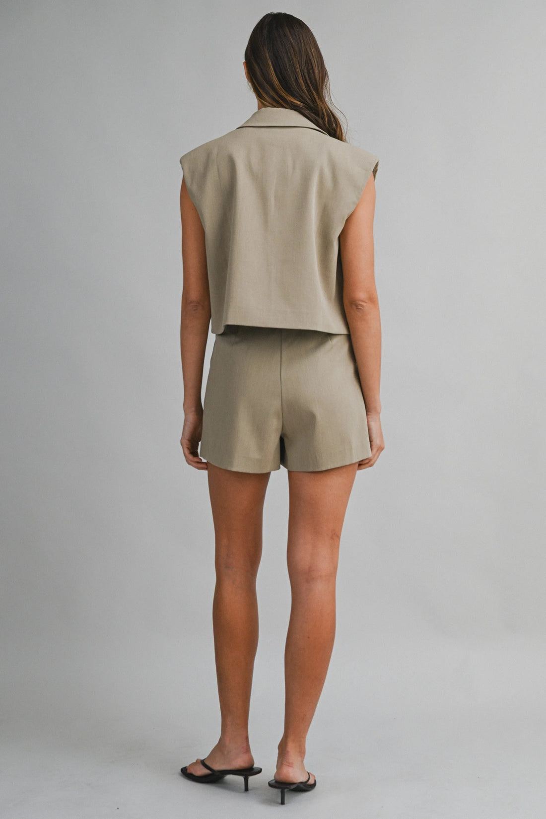 Chic Sleeveless Blazer Vest with Pleated Shorts Set