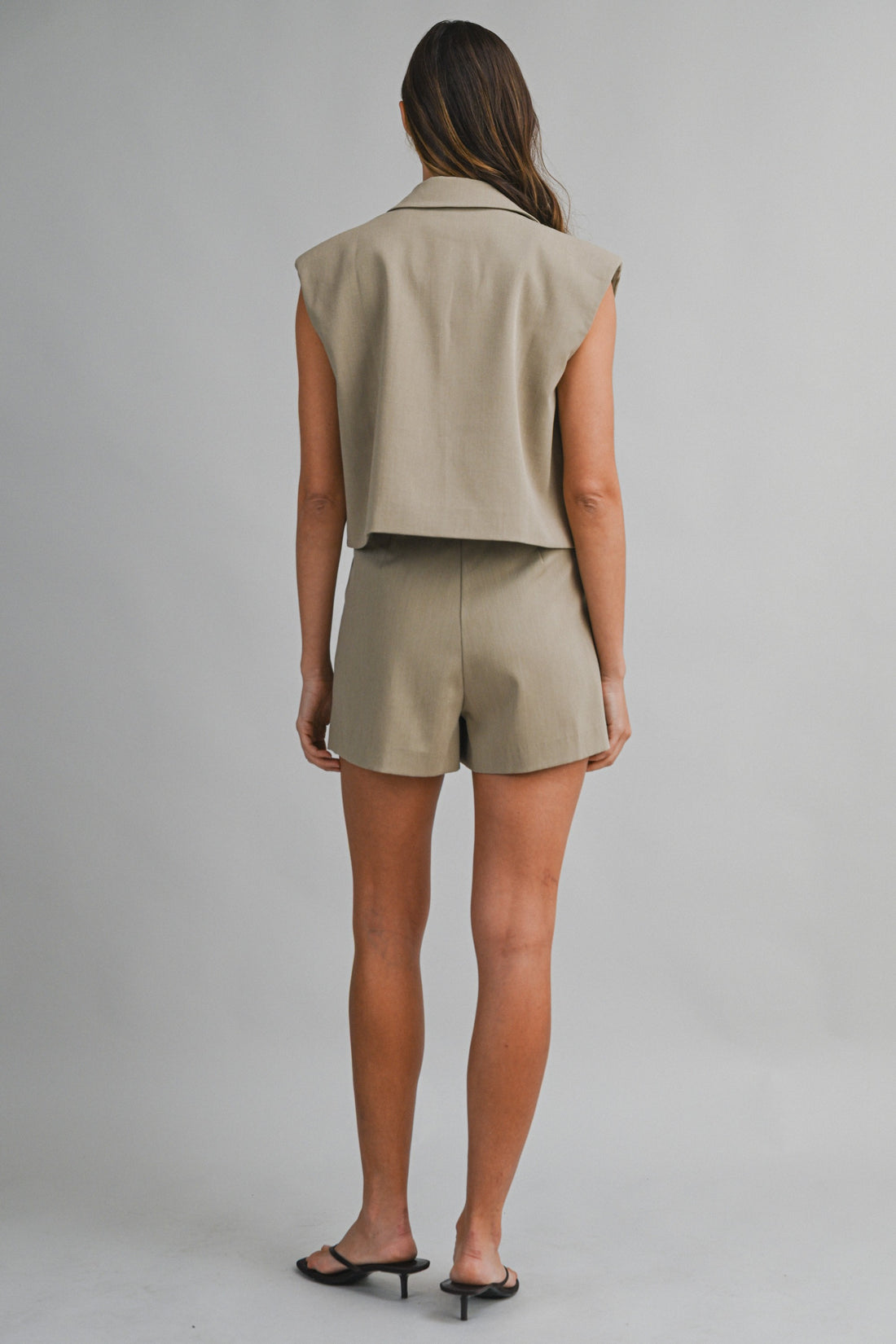 Chic Sleeveless Blazer Vest with Pleated Shorts Set