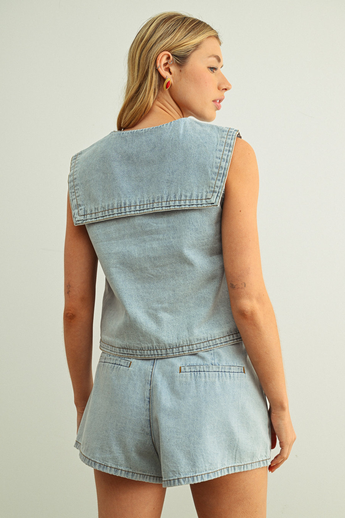 Women’s Sleeveless Denim Sailor Collar Button Front Top
